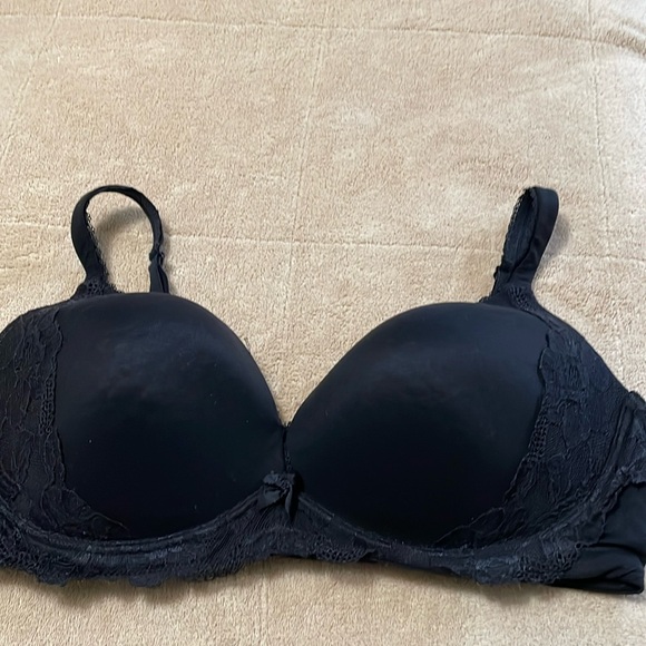 Victoria’s Secret Bra - Picture 1 of 6